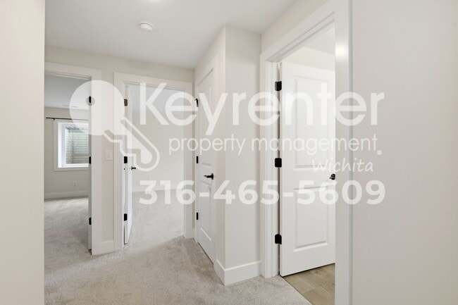 Building Photo - Beautiful 5 bedroom home near highways and schools!