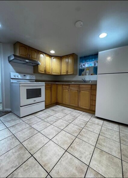 Building Photo - 522 Bayport Ave