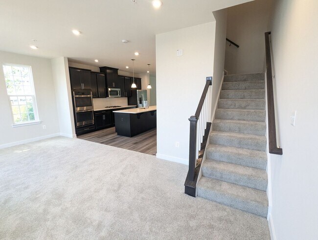 Building Photo - Gorgeous New Construction (never lived in)...