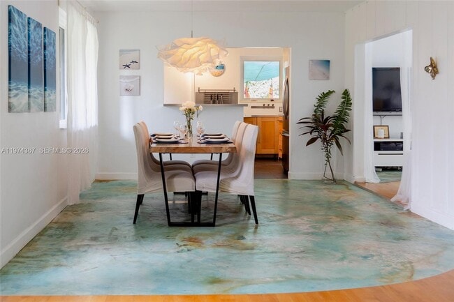 Building Photo - 750 NE 120th St