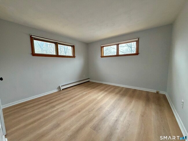 Building Photo - 164 Sycamore St