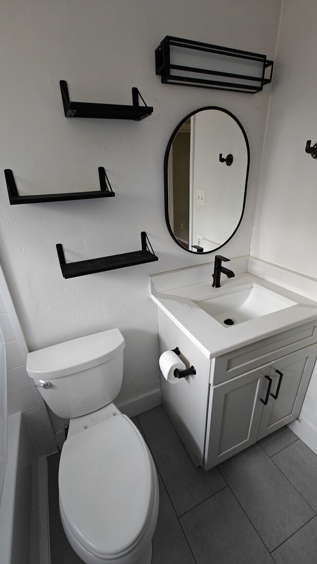 Building Photo - 325 Princeton Ave