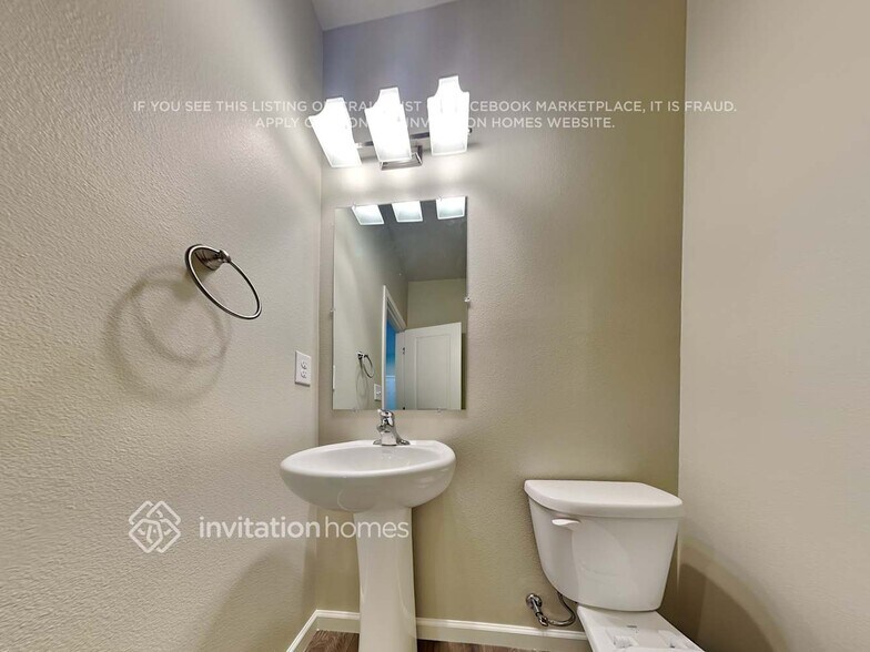 Building Photo - 7154 Desperado Dr SE