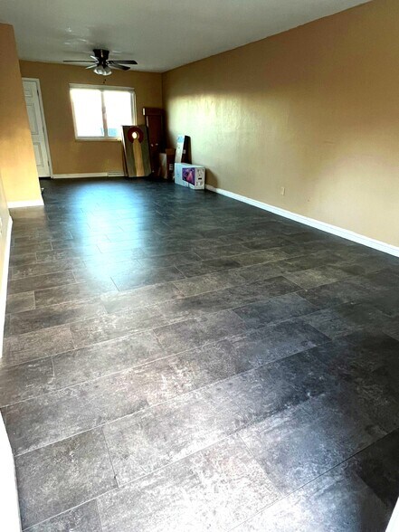 Building Photo - 1008 S Miller St