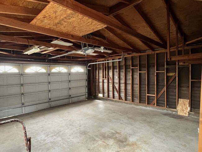 Building Photo - 2940 Birch Ave