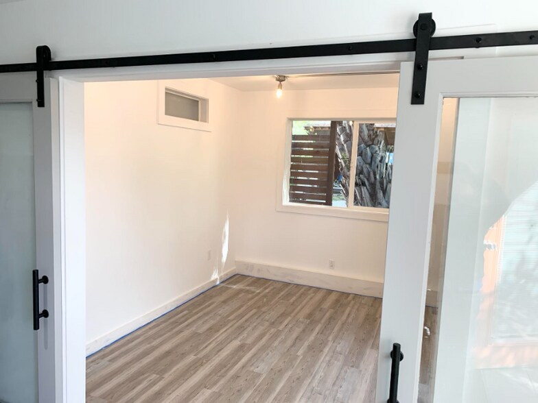 Building Photo - 592 Silva Ave