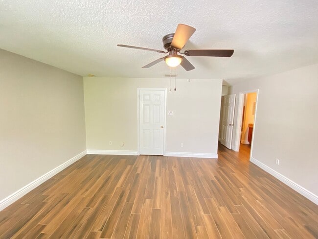 Building Photo - 15353 Perdido Dr