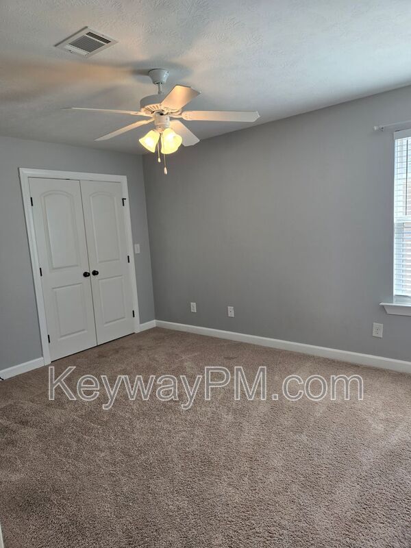 Building Photo - 999 Watermark Dr