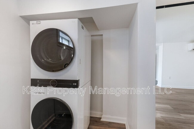 Building Photo - 2015 E 58th St