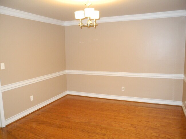 Building Photo - 383 Billingham Dr