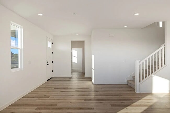 Building Photo - "Spacious 4-Bed, 3-Bath Oasis in Sacramento's Delta Shores!"