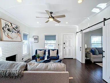 Building Photo - Fully Furnished St. Pete Pool Home Near Crescent Lake
