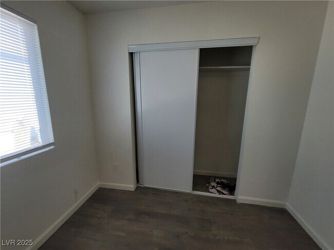 Building Photo - 7324 Empress Dr