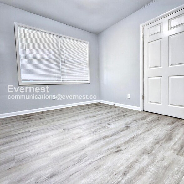 Building Photo - 1079 Shieldcrest Way