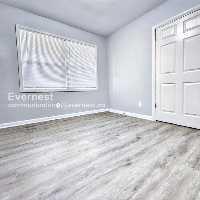 Building Photo - 1079 Shieldcrest Way