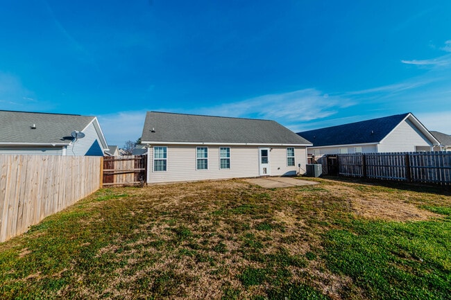 Building Photo - 321 Grand Ave