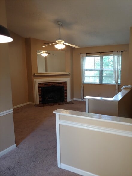 Building Photo - 1451 Thrush Plz