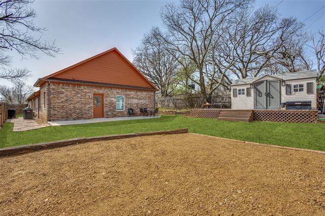 Building Photo - 409 W Johnson St