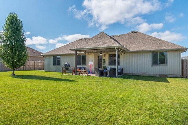 Building Photo - Beautiful 4BD in Battlefield, MO