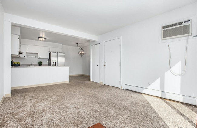 Building Photo - 1BD/1BA Condo in Denver!