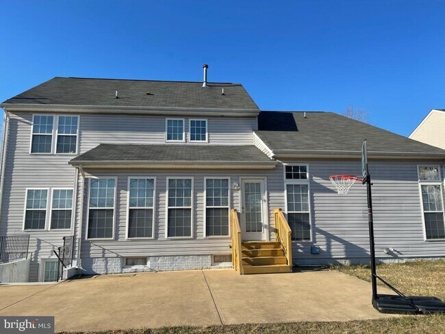 Building Photo - 2698 Myrtlewood Dr