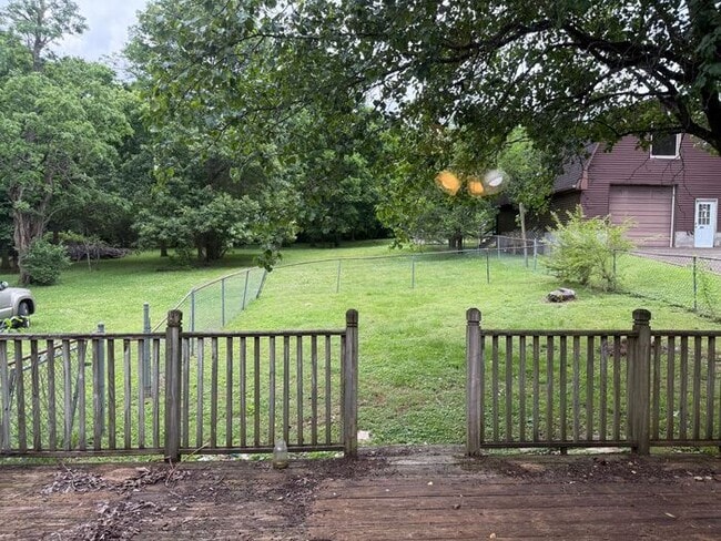 Building Photo - Cute 1 Bedroom in East Nashville!