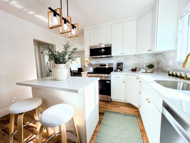 Building Photo - Beautiful Remodeled Home