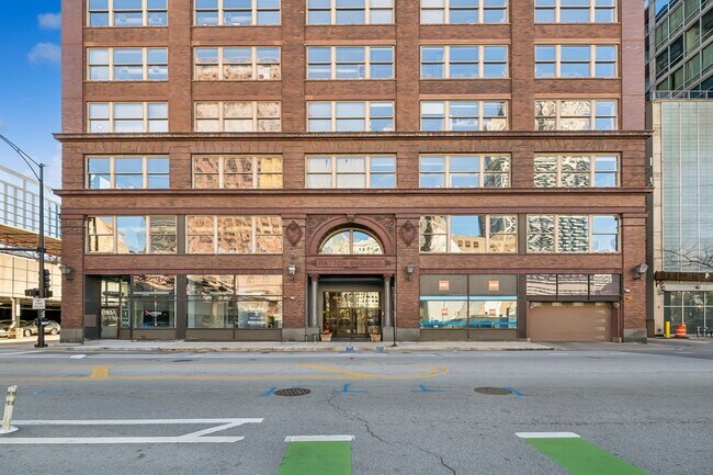 Building Photo - 161 W Harrison St