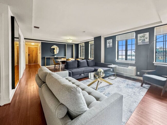 Primary Photo - 111-23 N 15th St