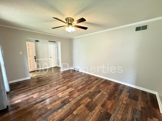 Building Photo - 6080 Barrentine Dr