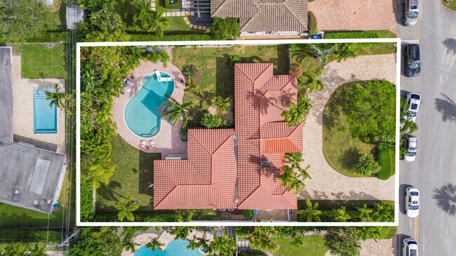 Building Photo - 2317 NE 12th St