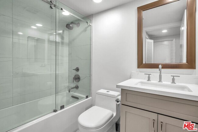 Building Photo - 10555 Ashton Ave