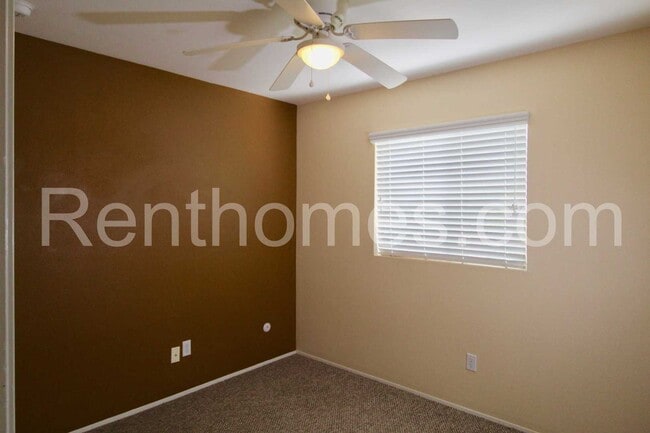 Building Photo - 11093 Madrigal St