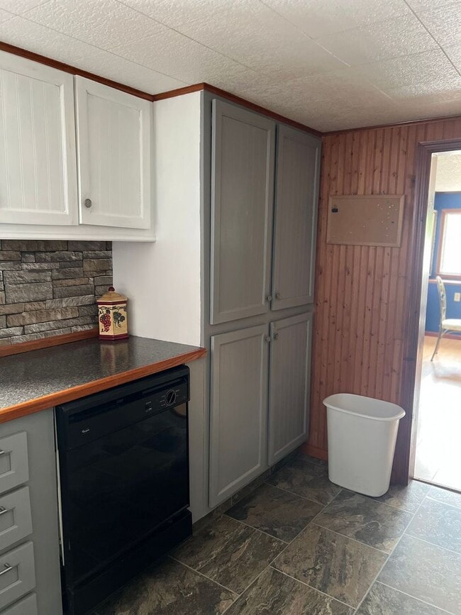 Building Photo - Regency Cove 55+ Gated Community - Stunnin...