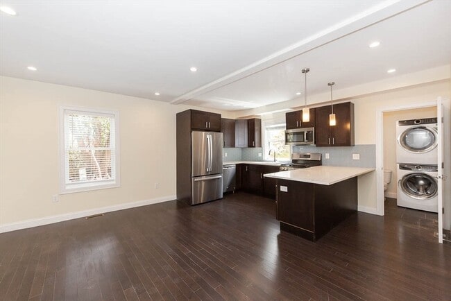 Building Photo - 57-59-59 Catherine St