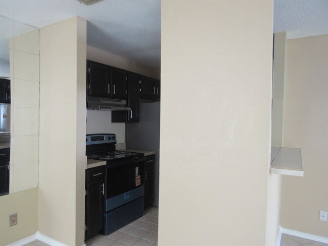 Building Photo - 104 Belaire Dr