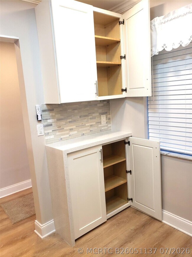 Building Photo - 7897 Golf Cir Dr