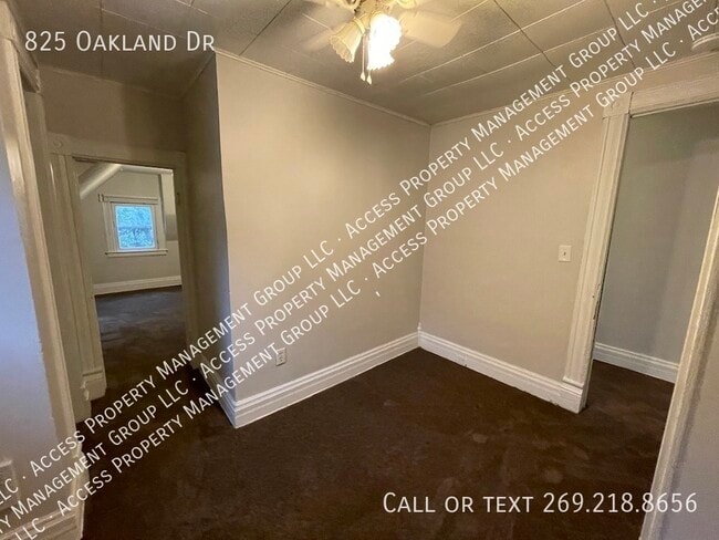 Building Photo - 3 bed home for rent Oakland Drive, Kalamazoo!