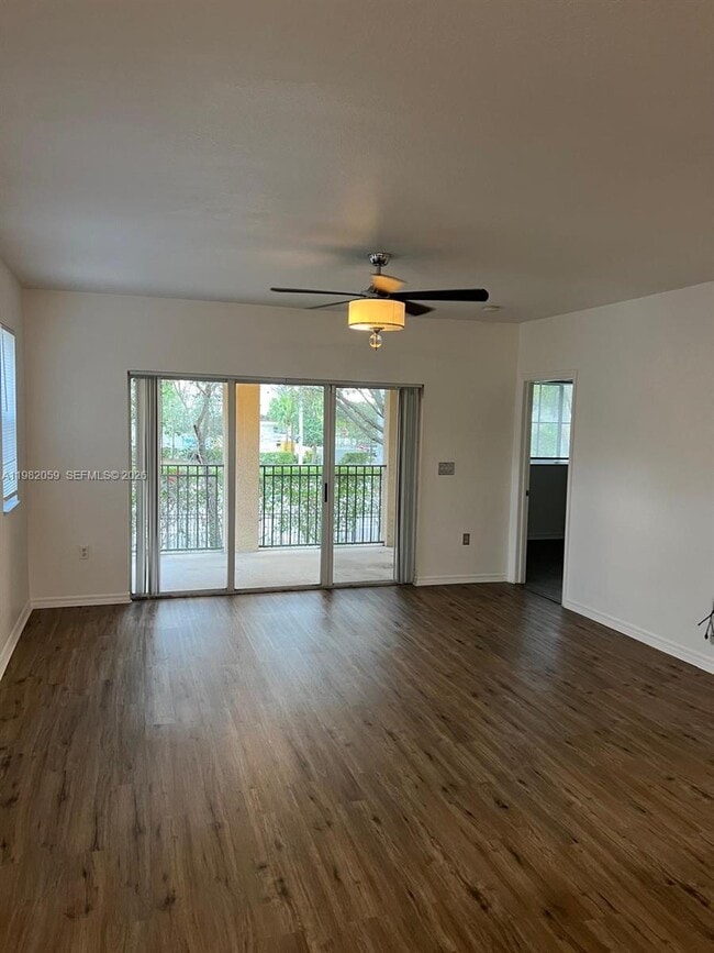 Building Photo - 2574 Centergate Dr