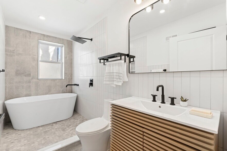 Building Photo - 202 W Wayne Ave