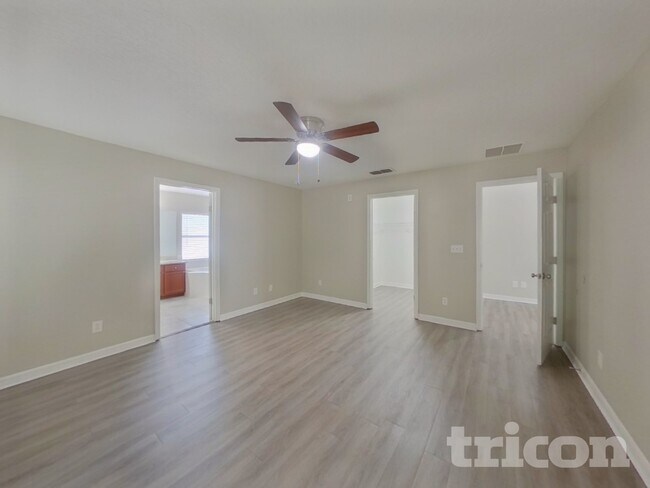 Building Photo - 3207 Murray Hill Loop