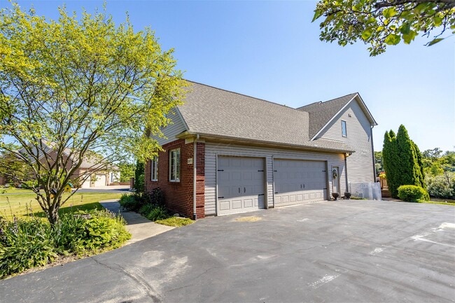 Building Photo - 3071 Park Drive, Brighton, MI 48114 - 4 BR...
