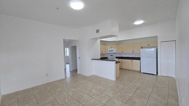 Building Photo - 2801 Riverside Dr