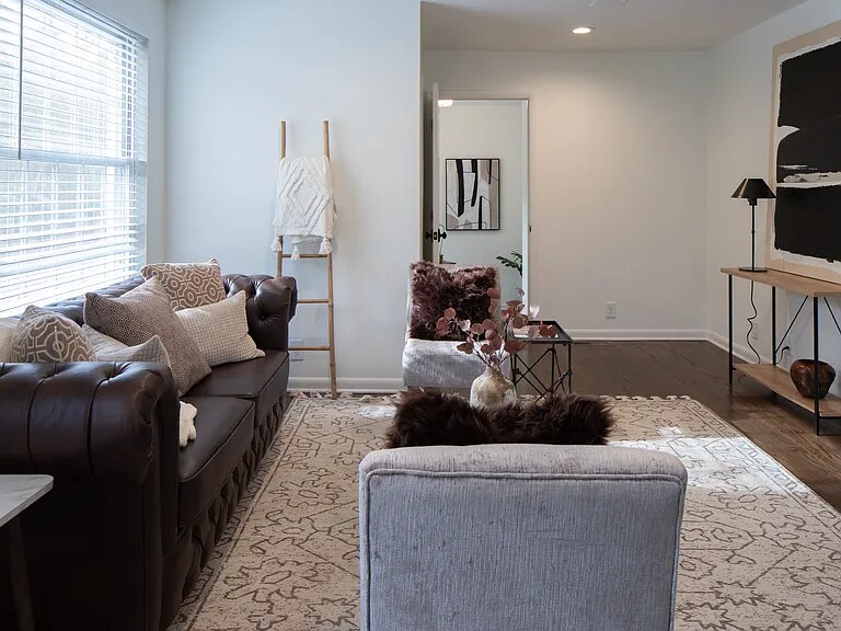 Building Photo - 205 Leake Ave