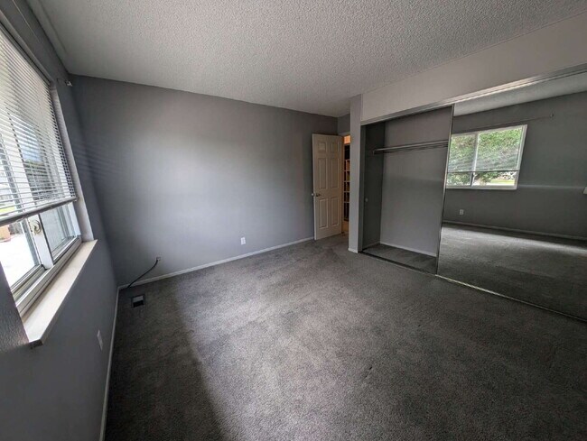 Building Photo - "Charming 2-Bed Condo Retreat in Lakewood ...