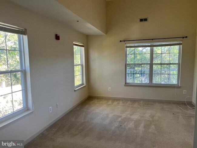 Building Photo - 251 Rowe Blvd