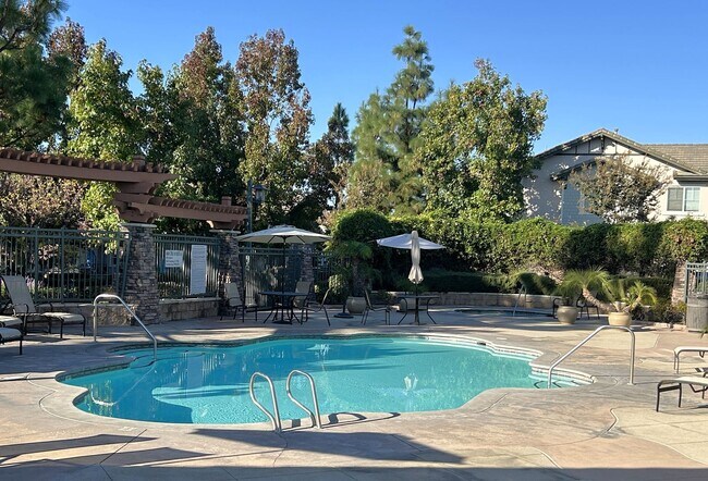 Building Photo - Tulsa Pl #105 Rancho Cucamonga, CA (2 Bedrooms/ 3 Bathrooms)