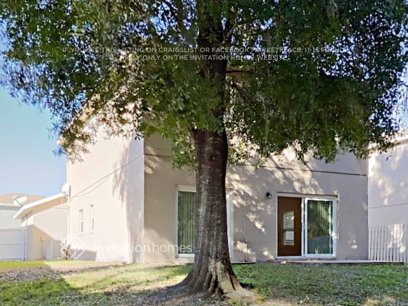 Building Photo - 1710 Mandavilla Dr