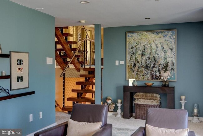 Building Photo - 1127 Winding Dr