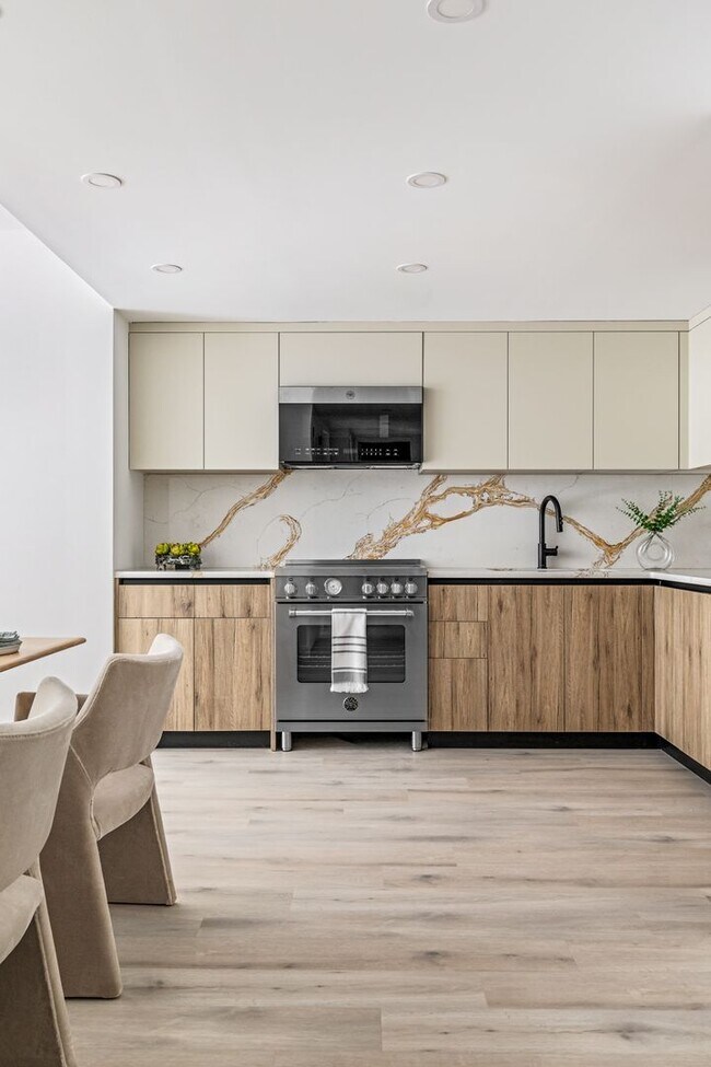 Building Photo - 2971 Shell Rd